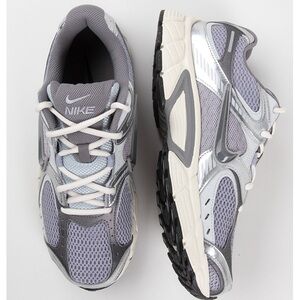 Nike V5 RNR sneakers